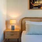 Upscale With Pool By Lovelystay 埃斯托利尔