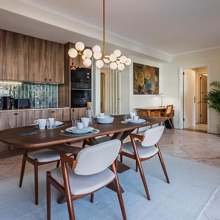 Upscale With Pool By Lovelystay Lejlighed